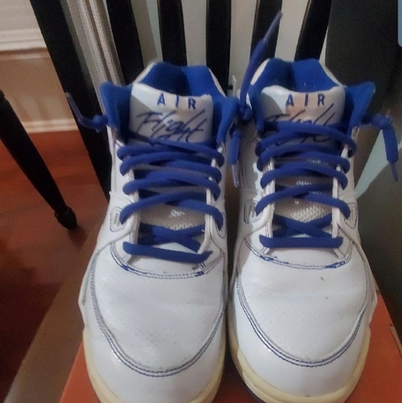 Nike Air Flights - Picture 2 of 5